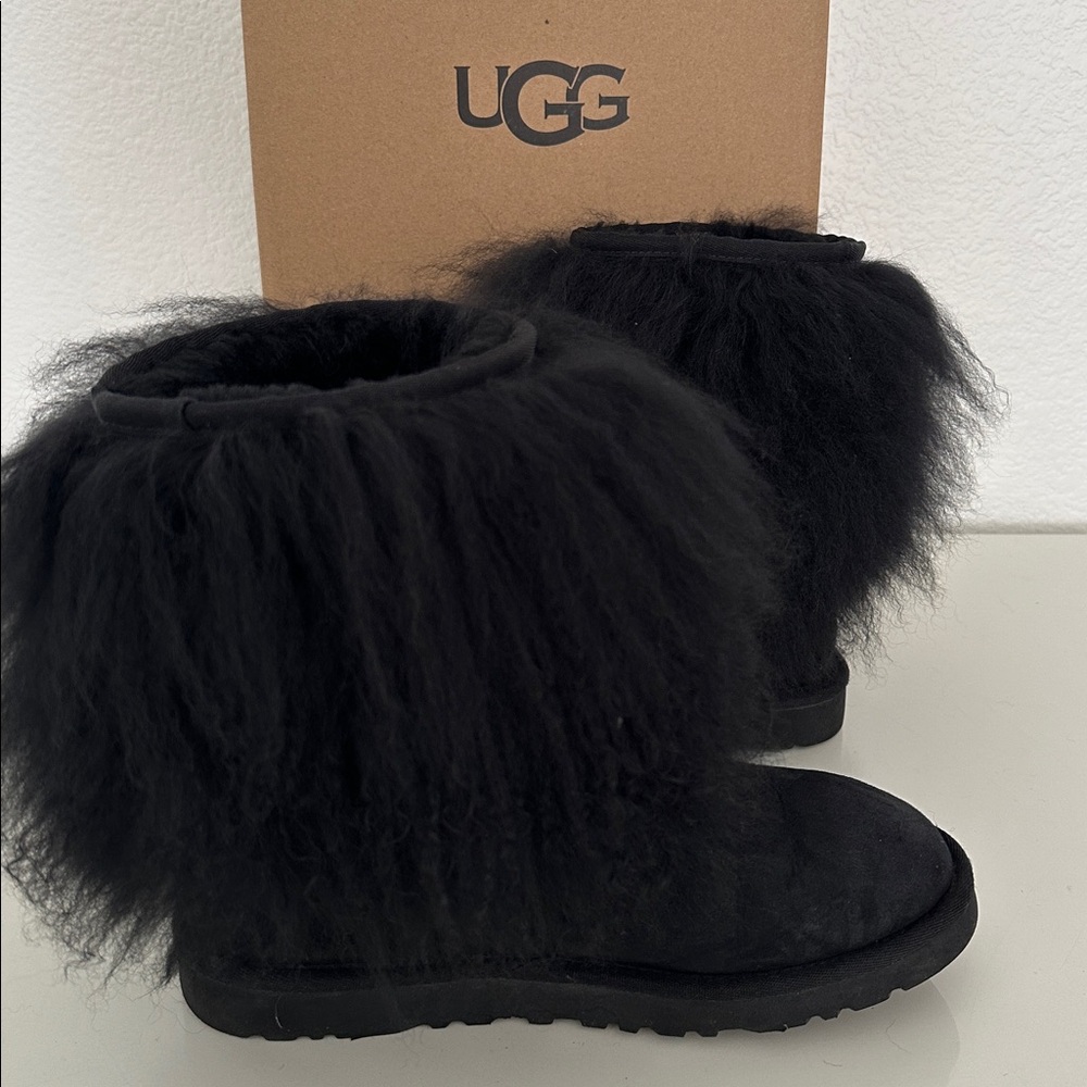 UGG - image 6